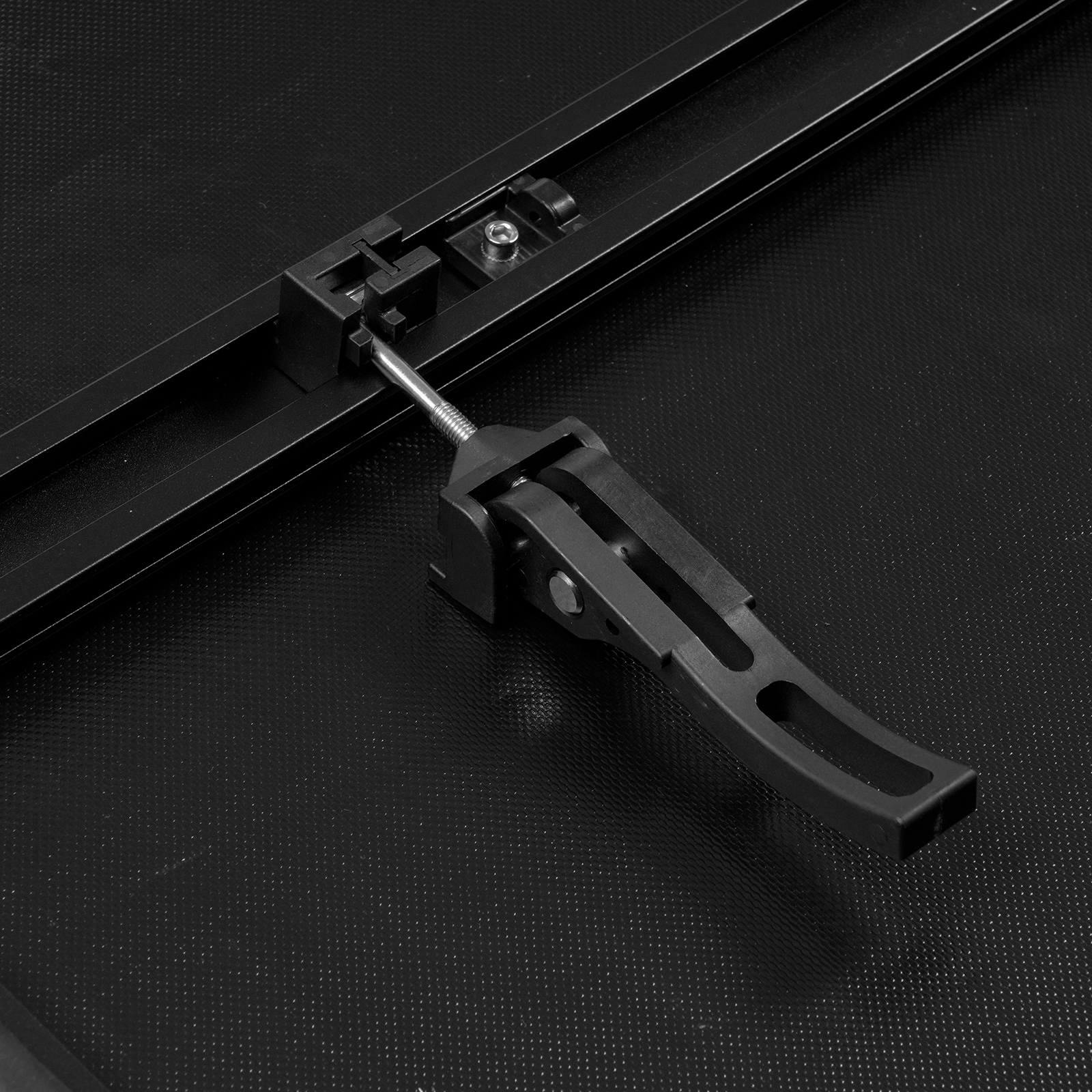 5.25' Tri-Fold Tonneau Cover for Dodge Dakota 2000 2001 2002 2003 04 W/LED Lamp