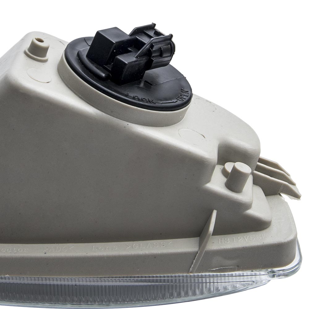 1Pcs  Front  Fog / Driving Light lamp For Toyota Corolla  2001-2002 TO2592105